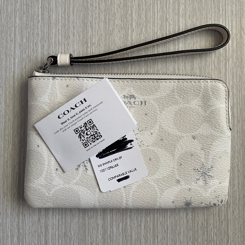 Coach snowflake wristlet NWT!